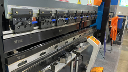 Гидравлический листогибочный пресс с ЧПУ B-Power P 40/2000