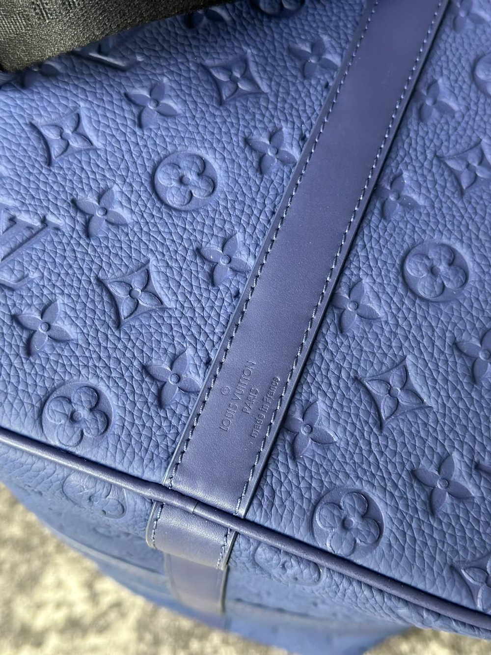Сумка-мессенджер Louis Vuitton