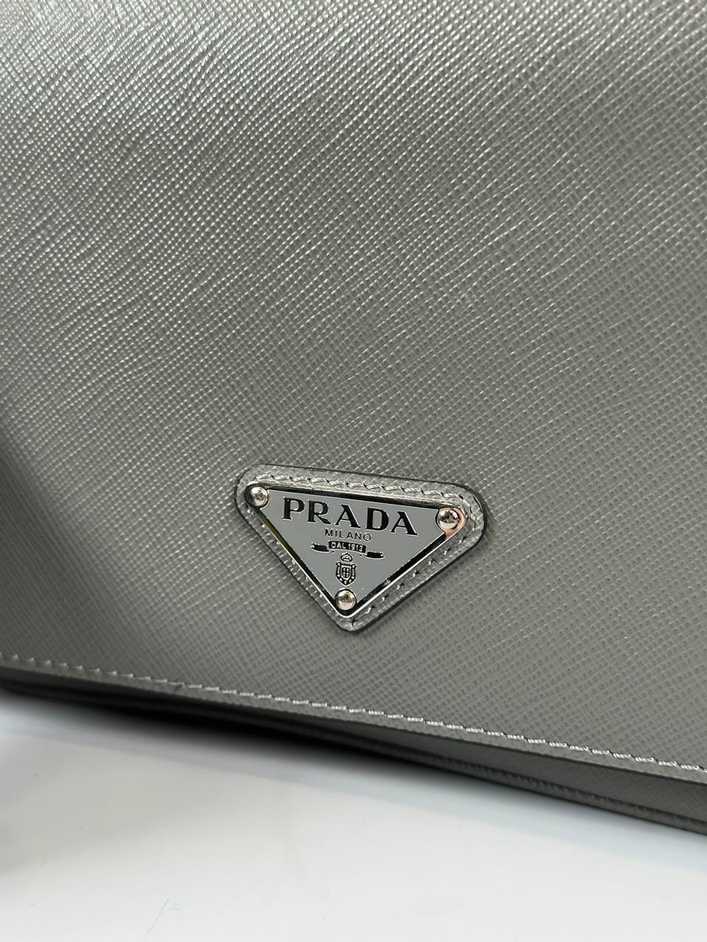 Сумка-мессенджер Prada