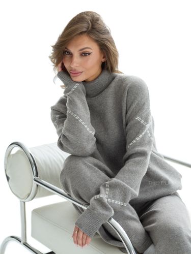 Костюм трикотажный темно-серого цвета