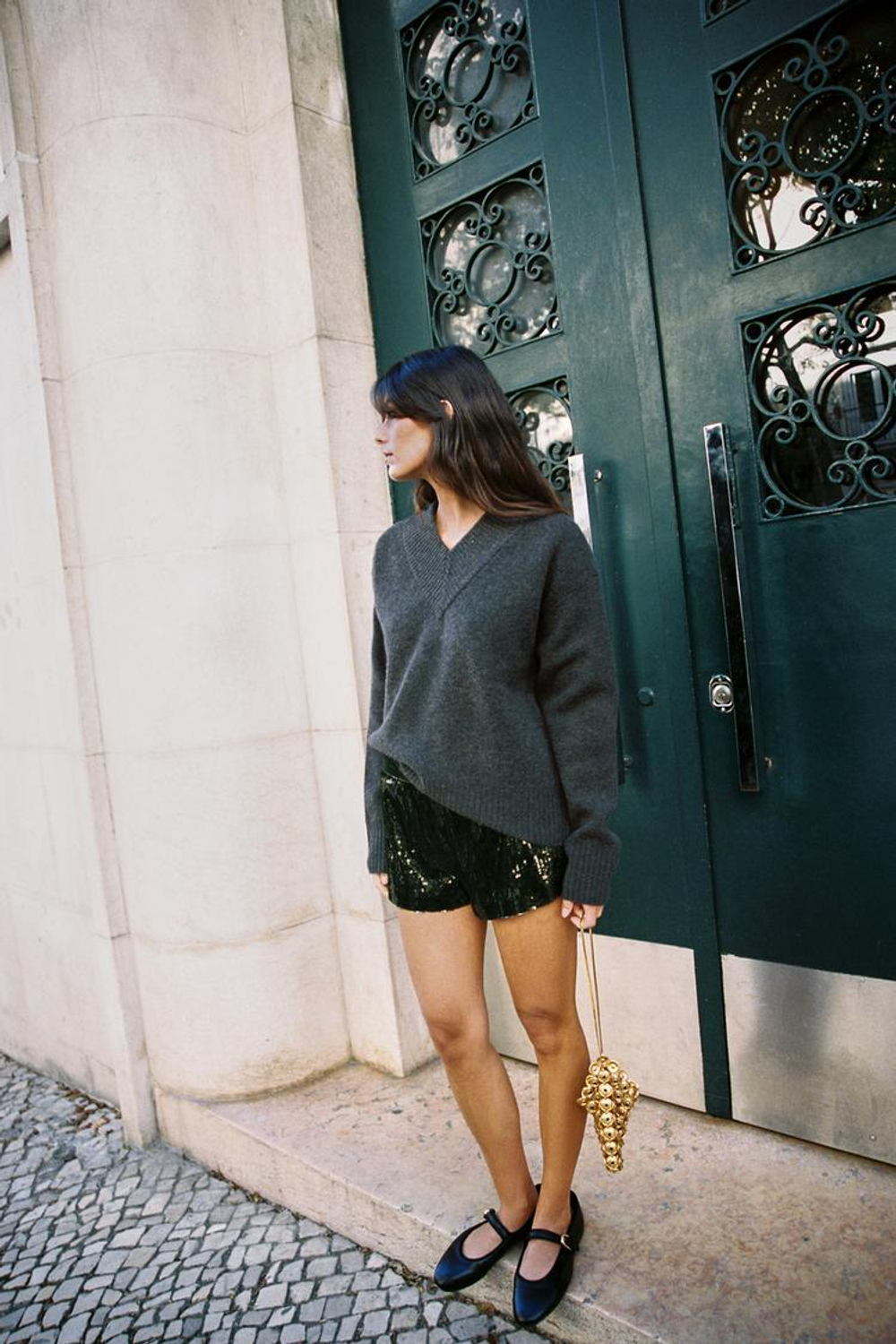 ZARA ТРИКОТАЖНЫЙ СВИТЕР С V-ОБРАЗНЫМ ВЫРЕЗОМ, ТЕМНО-СЕРЫЙ