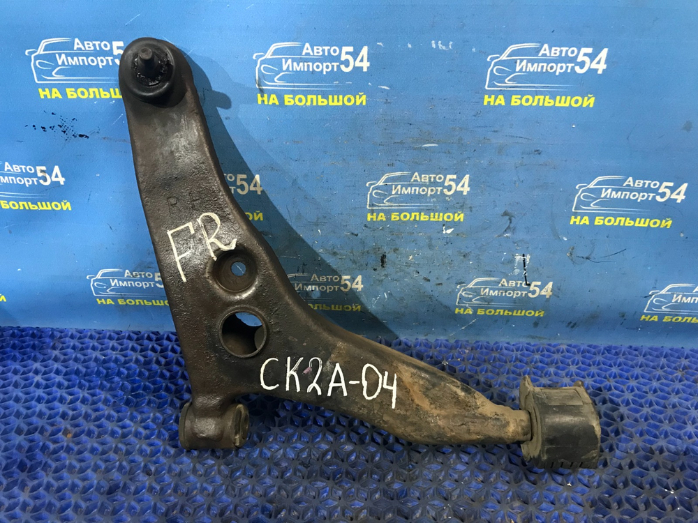 Рычаг передний правый MITSUBISHI LANCER 1998