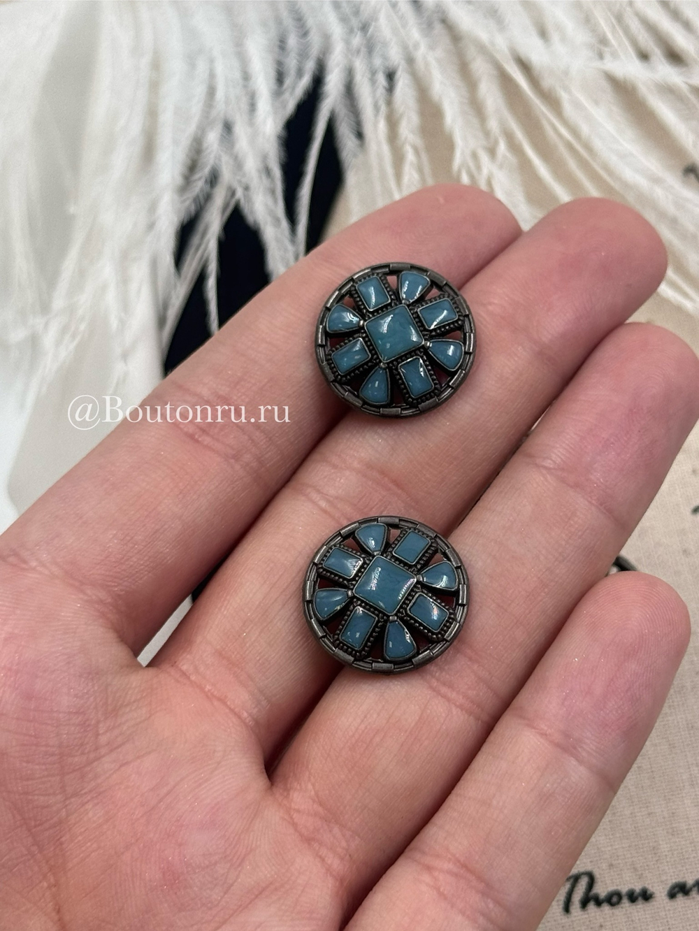Пуговицы с квадратными деталями графитовые с синей эмалью