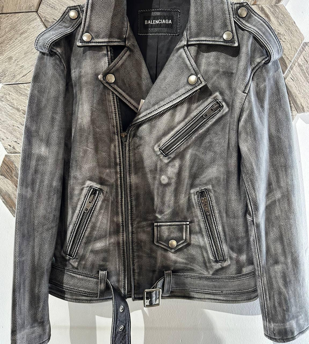 Кожаная куртка Balenciaga