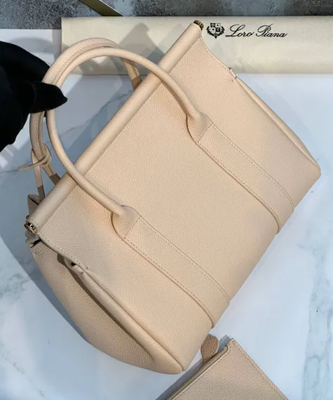 Сумка Loro Piana Loom L25 из зернистой кожи