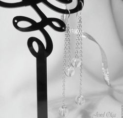 Длинные серьги на цепочке с горным хрусталем на выпускной