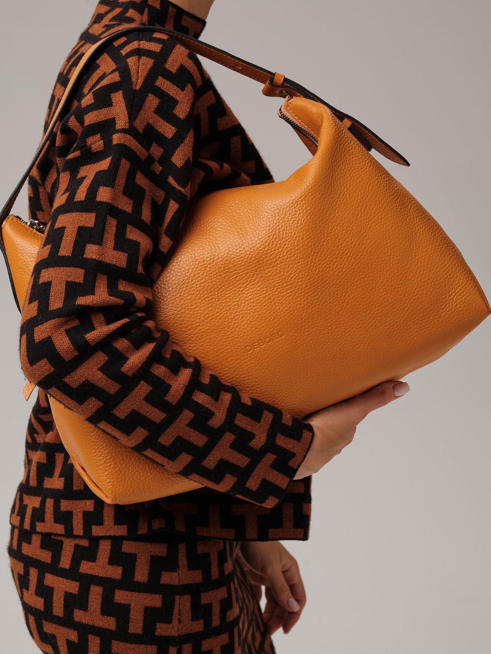 Сумка Deboro 30369 оранжевый карандаш