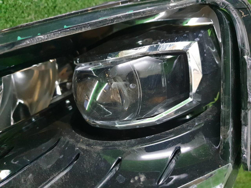 Битая Фара левая Skoda Karoq (2017-2021) LED