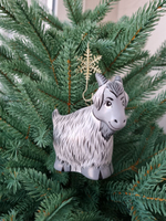 Фарфоровая игрушка козочка серая