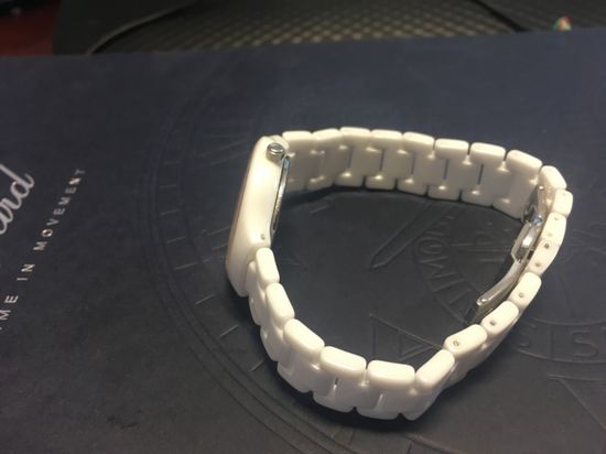 Женские керамические часы из Франции LeVier L 7504 L Wh вид сбоку