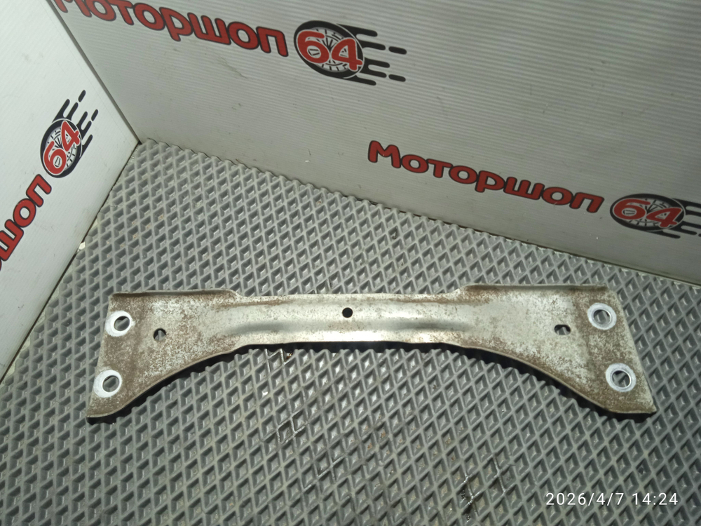 Кронштейн (усилитель шасси-тоннеля) Шкода Октавия А5 1,4 BUD Б/У