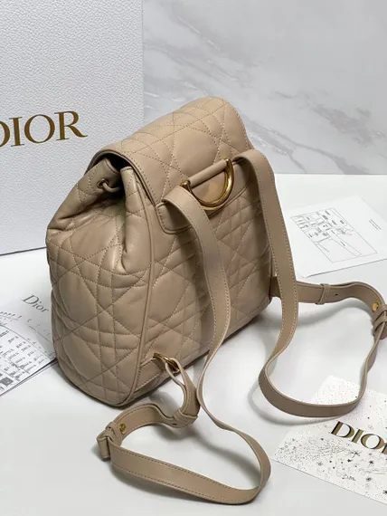 Рюкзак Dior Caro светло-коричневый, модель среднего формата