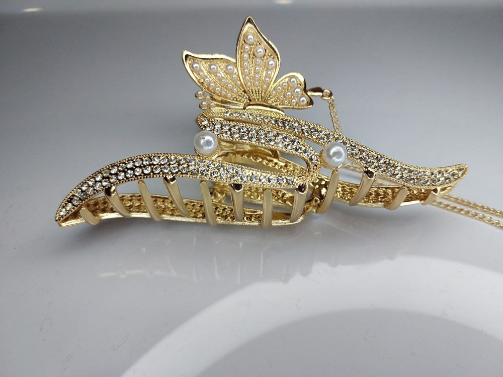 Заколка-краб для волос "Волшебный завиток" со стразами. Цвет золото.