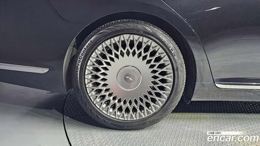 Genesis G90 5.0 AWD (01.2020)