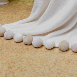 Плед 220x240 Sofi De MarkO Multi-ball молочный Китай фрагмент