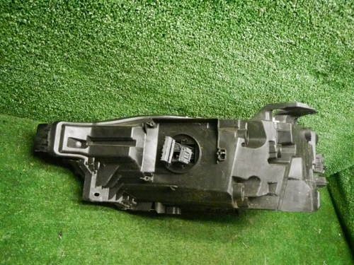 Битая Фара правая Volvo XC60 2 (2017-2021) LED (В пленке)