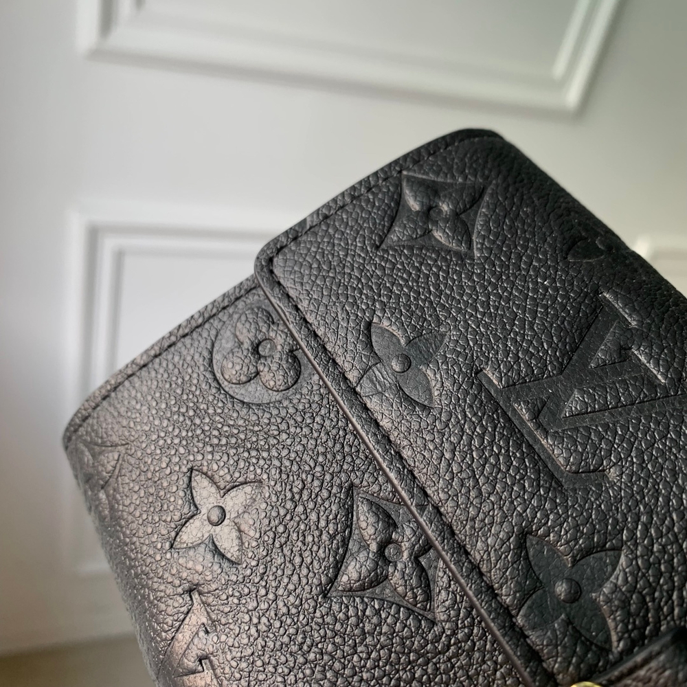 Louis Vuitton Sarah Wallet