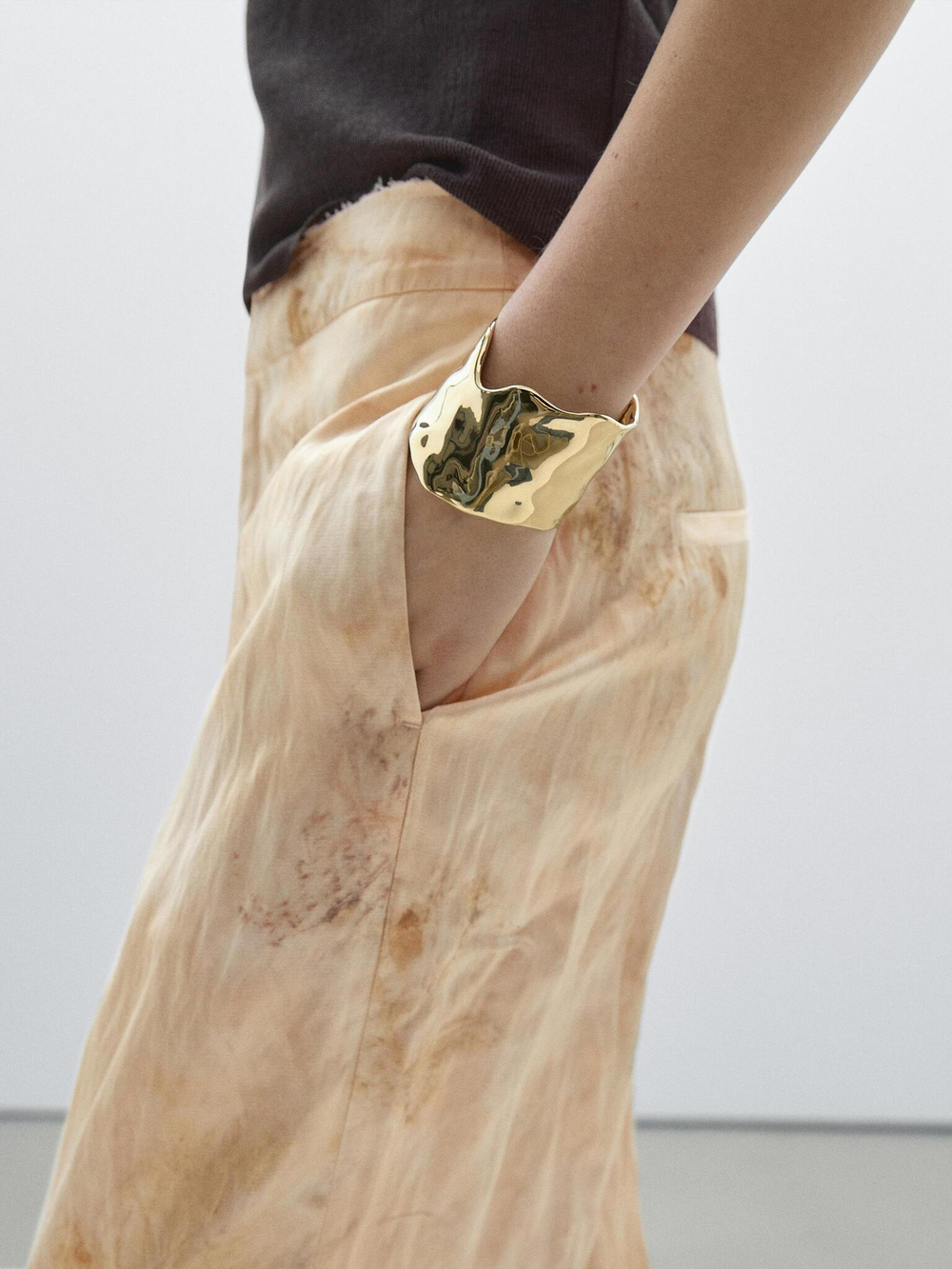 Massimo Dutti Брюки прямого кроя из струящейся ткани с металлическим блеском, ванильный