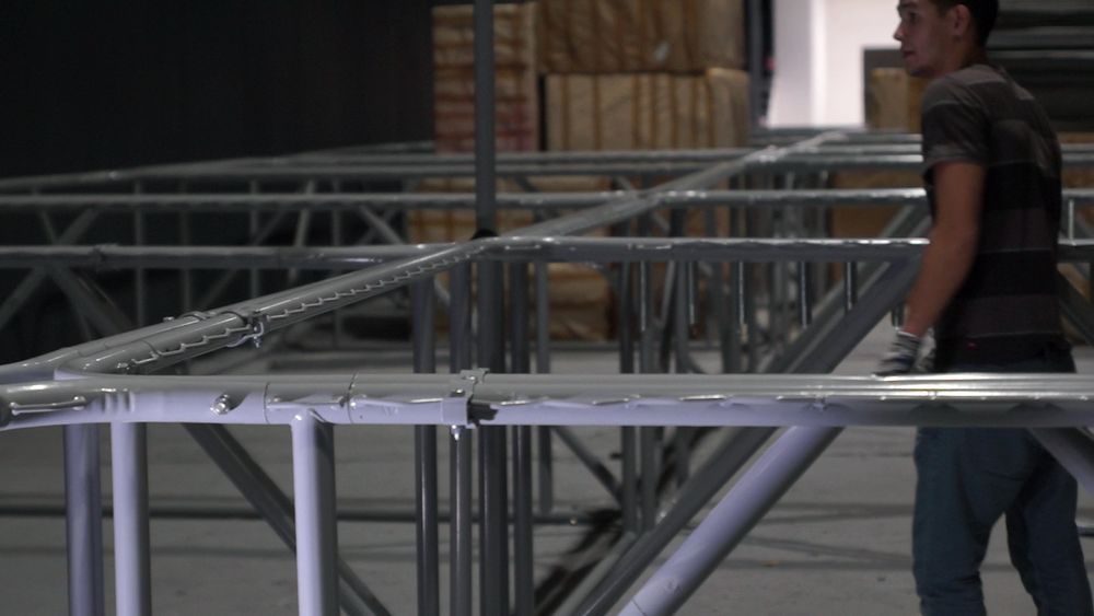 Легкая сборка батутной арены без сварки