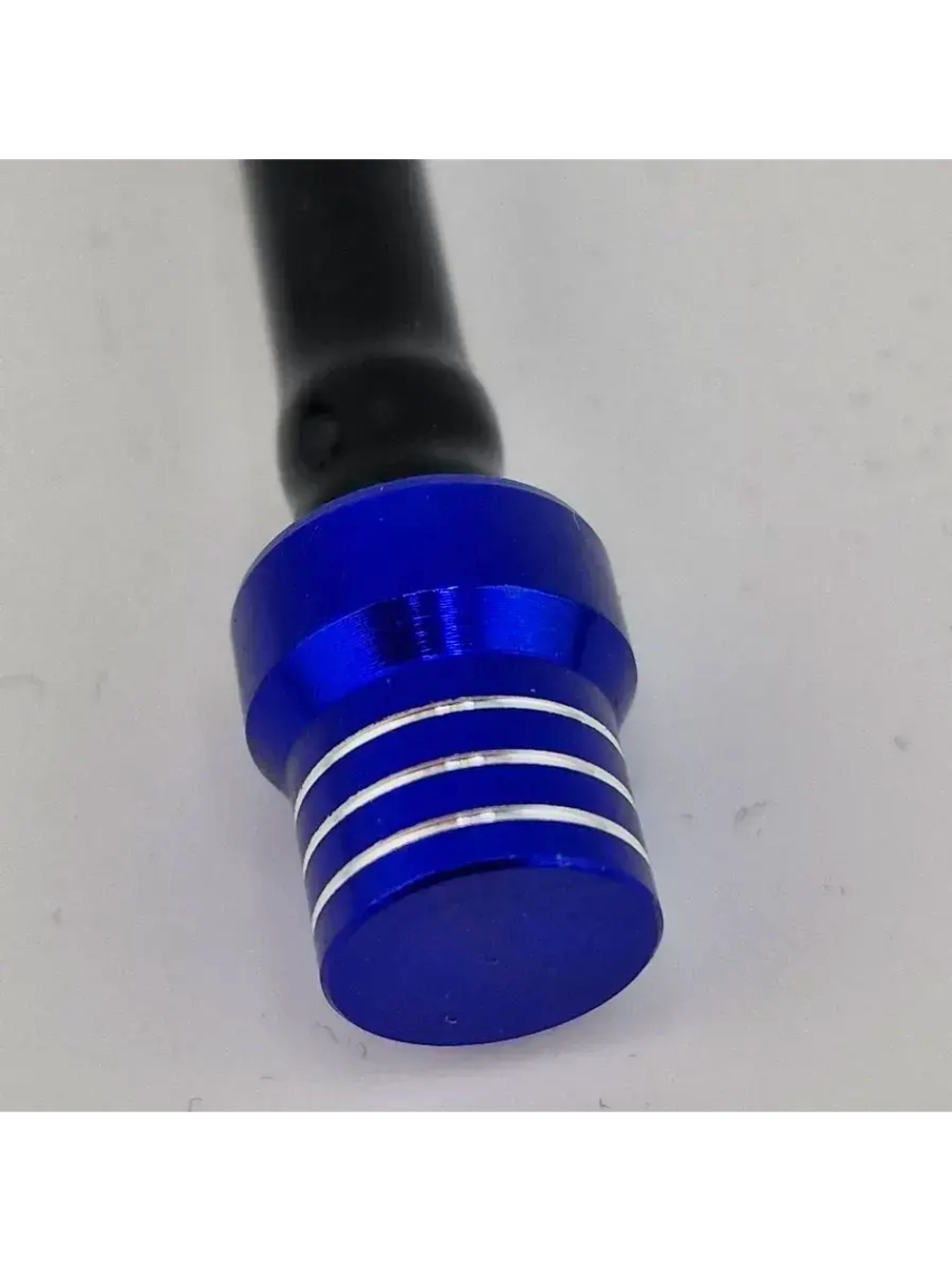 Клапан крышки бензобака