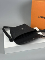 Сумка-мессенджер Louis Vuitton
