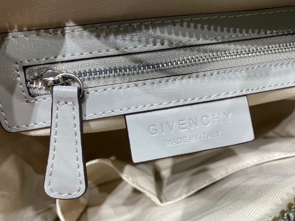 Givenchy Antigona Mini 22 cm