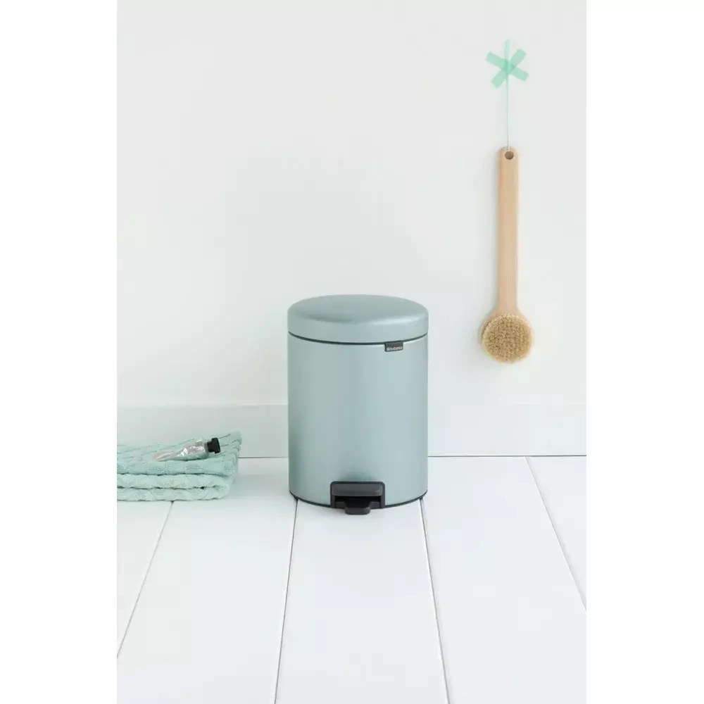 Brabantia - Контейнер для мусора NewIcon 5л мятный / артикул   112942  / GTIN 8710755112942