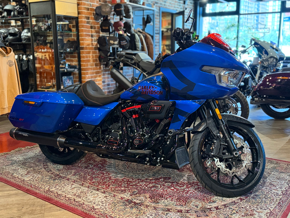 CVO Road Glide ST "Electric Coast" (2026)