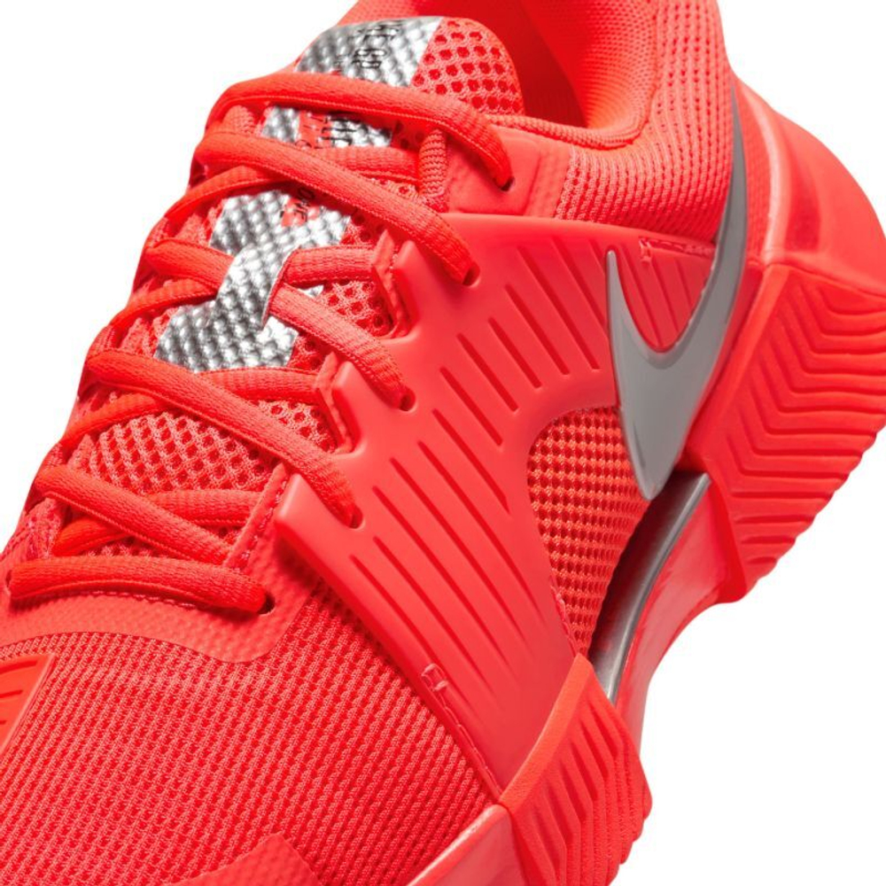 Женские теннисные кроссовки Nike Zoom GP Challenge 1 HC Premium - bright crimson/metallic silver