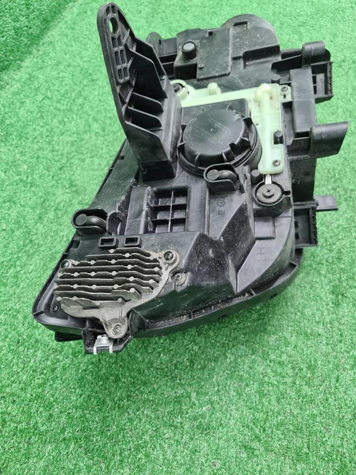 Фара левая Genesis GV80 (2020-2023) LED