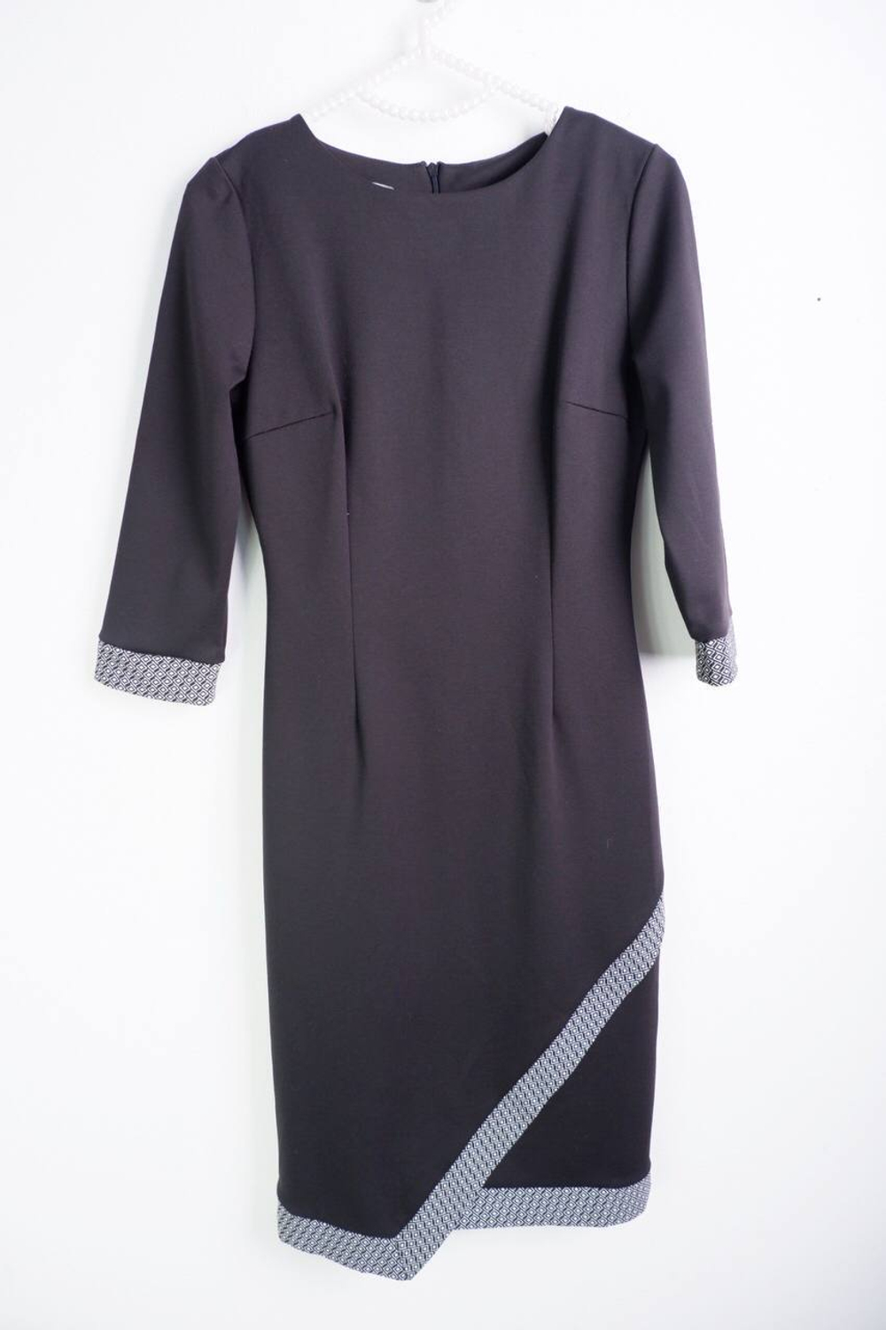 Платье для офисного гардероба, визуально 44 размер