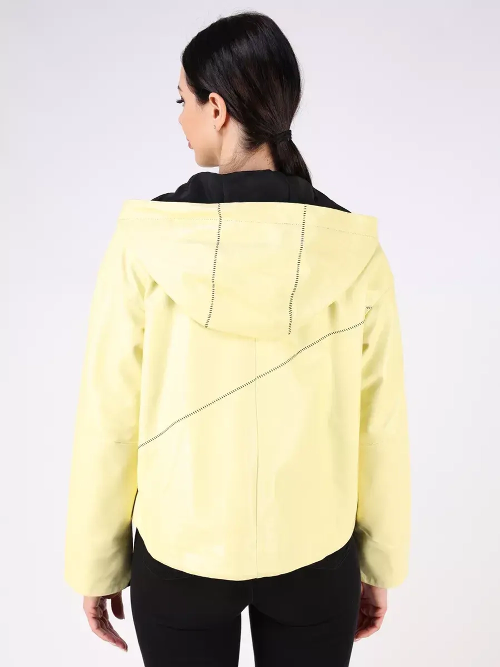 Кожаная куртка демисезонная с капюшоном