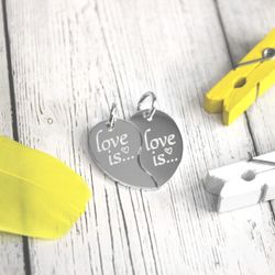 Парные серебряные подвески Две половинки сердца с гравировкой имён на заказ