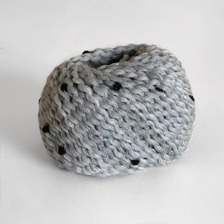 pompom серый с черным 06