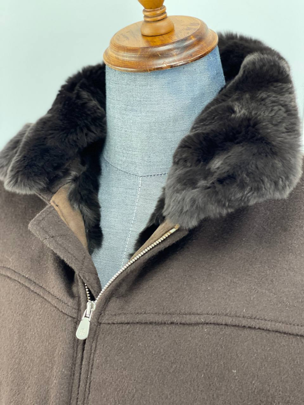 Кашемировая куртка Brunello Cucinelli внутри с мехом