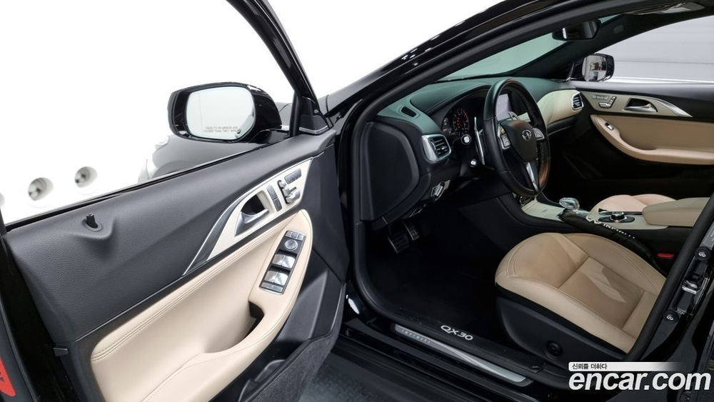 Infiniti QX30 2.0 프로어시스트 AWD (10.2019)