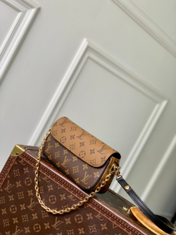 Louis Vuitton Ivy Wallet On Chain Bag