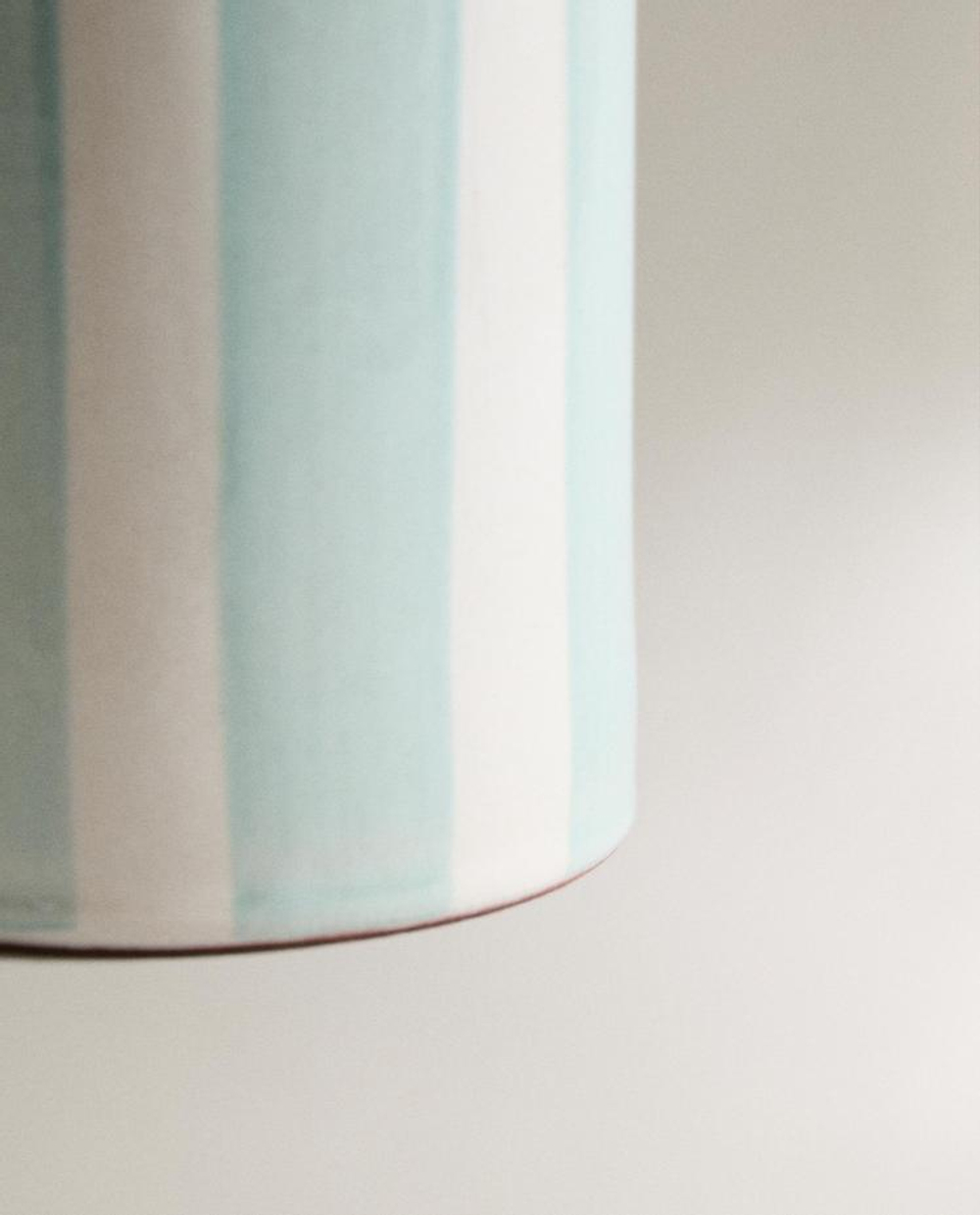 ZARA HOME СТАКАН ДЛЯ ЗУБНЫХ ЩЕТОК ИЗ КЕРАМИКИ В ПОЛОСКУ, СИНИЙ