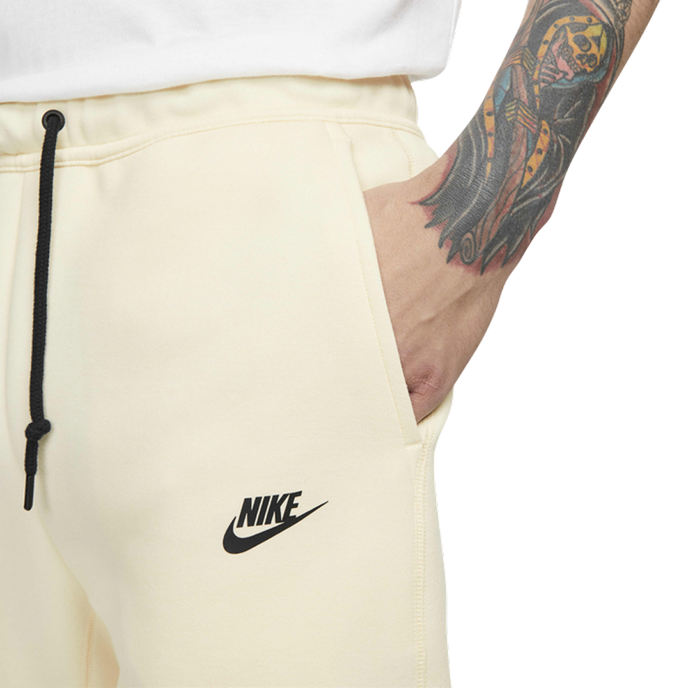 Штаны Nike Tech Fleece 2023 Coconut Milk