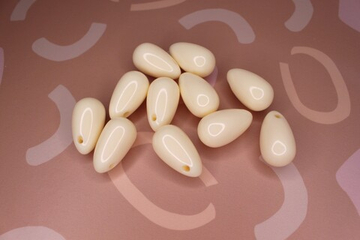 Бусина акрил белая капля big 32х18 мм