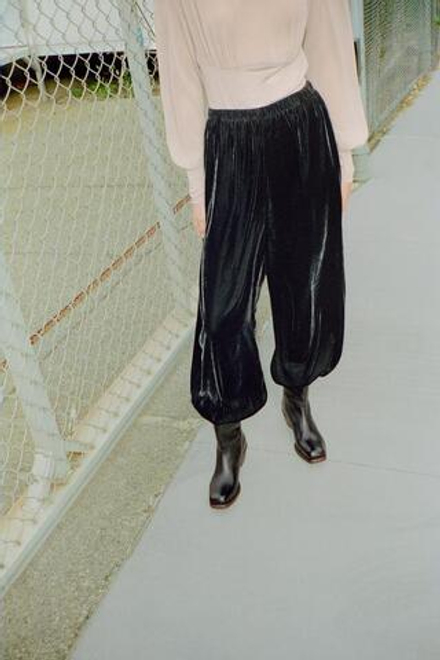 ZARA БАРХАТНЫЕ БРЮКИ-ШАРОВАЛЫ, ЧЕРНЫЙ