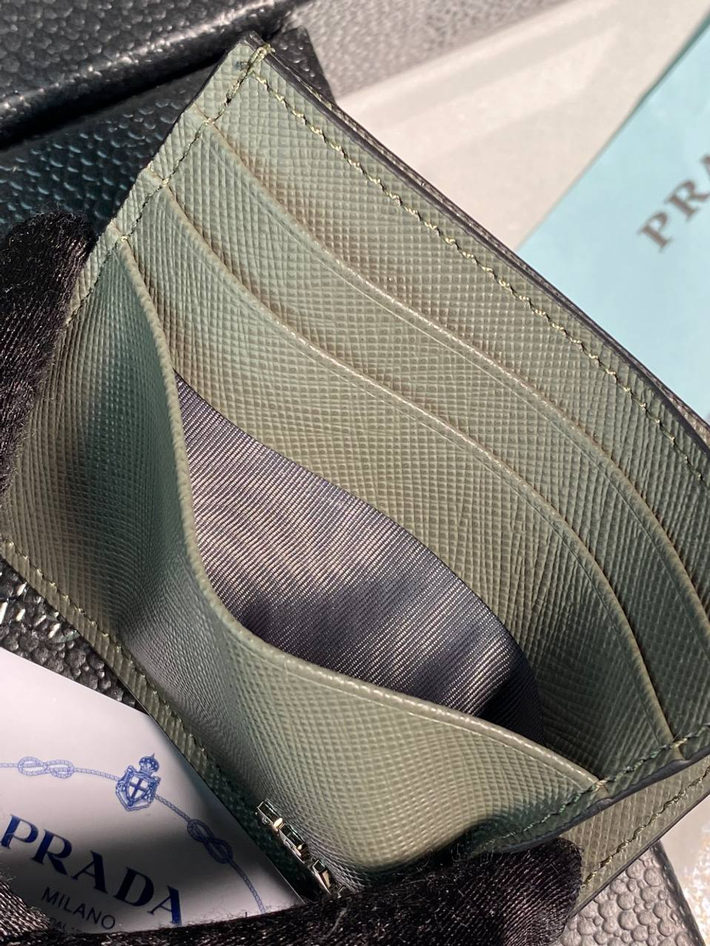 Визитница Prada