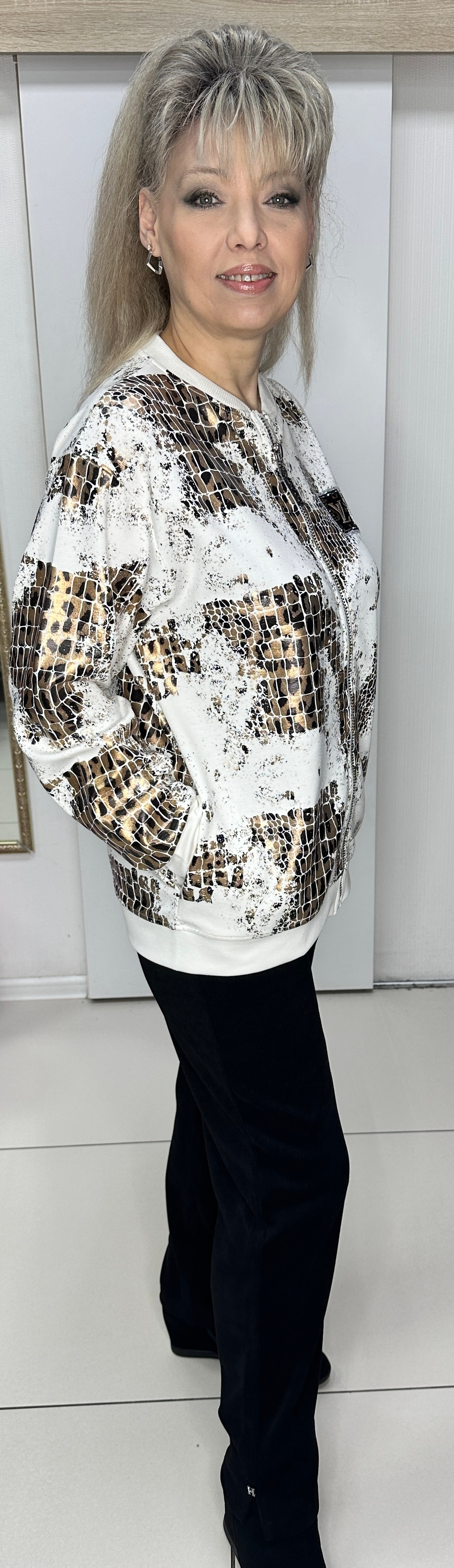 Белый жакет с леопардовым принтом