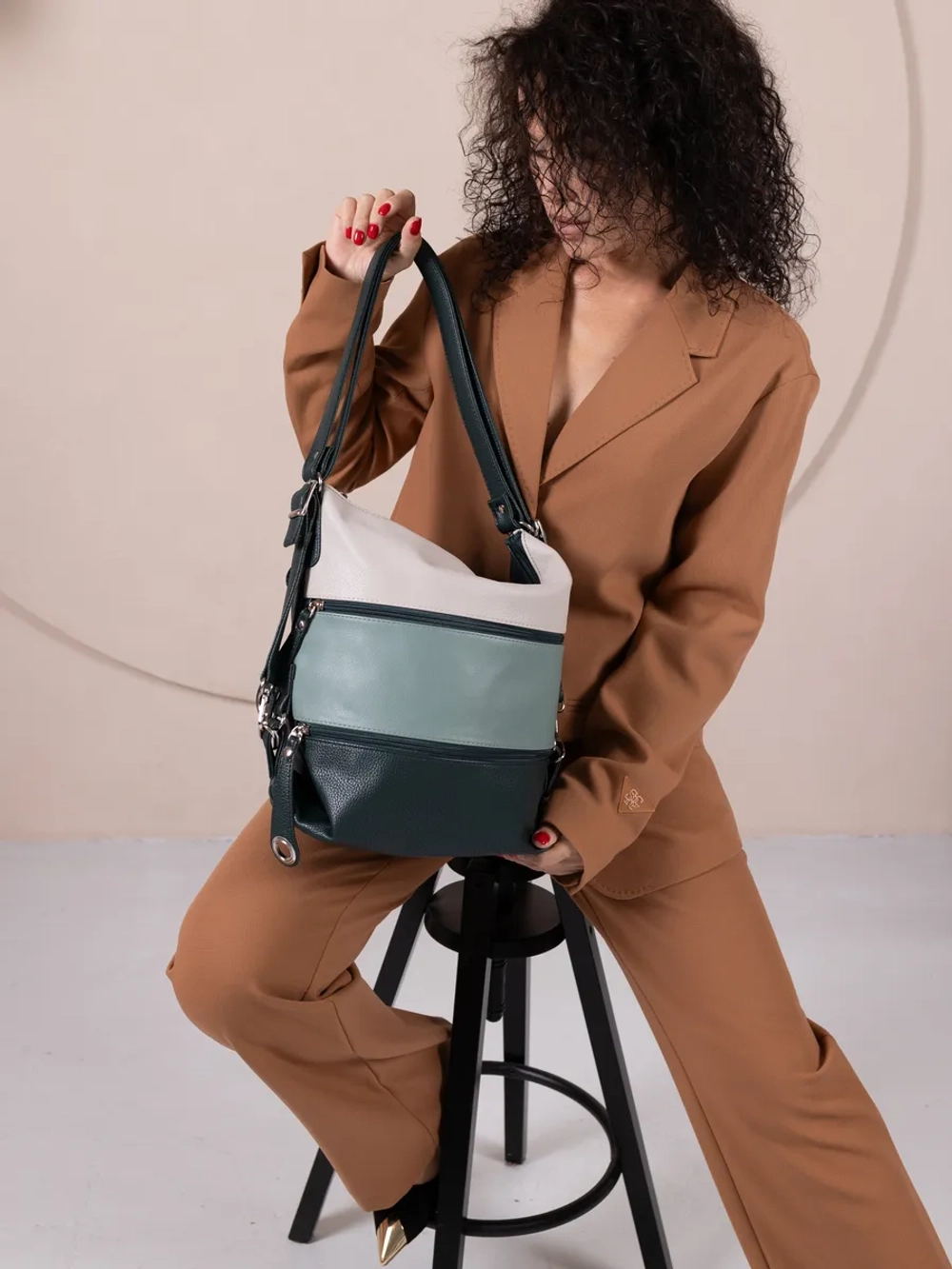 Сумка рюкзак через плечо большая шоппер