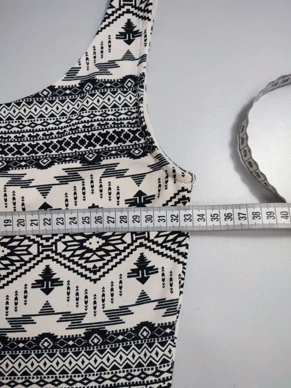 Платье H&M с принтом 40 размер