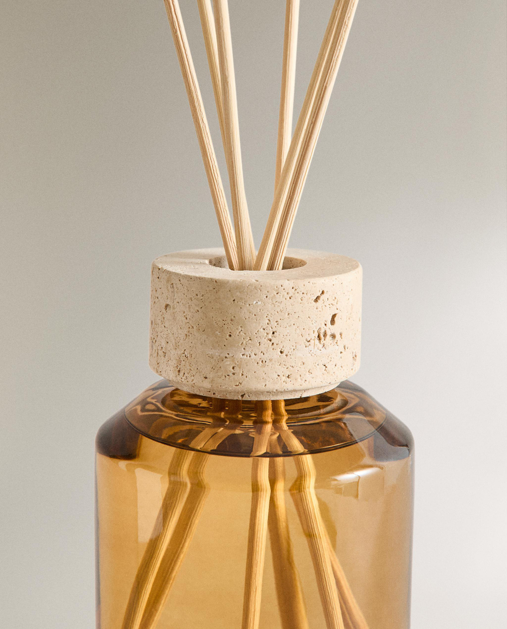 Zara Home Аромадиффузор Oud clat 670 мл, тростниковые палочки микадо, аромат восточный древесный, Коричневый