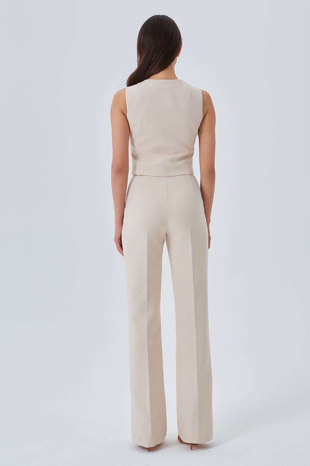 Брюки костюмные прямые бежевого цвета