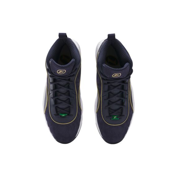 Reebok Отвечает на вопросы о виниловых бутылках с белой надписью Юнисекс