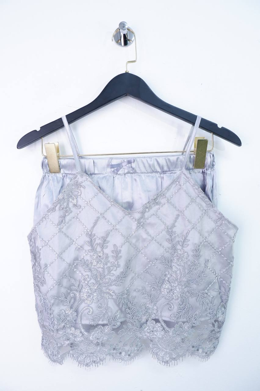 Пижама красивая, визуально на 42 размер, новая