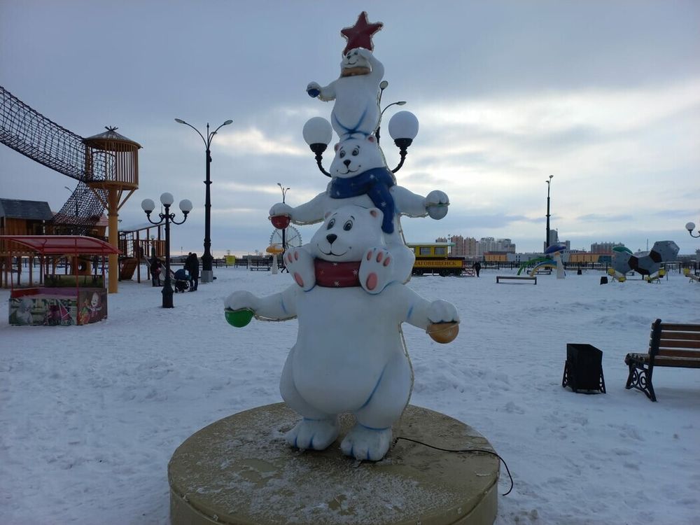 уличные фигуры с подсветкой "Елка из медведей"